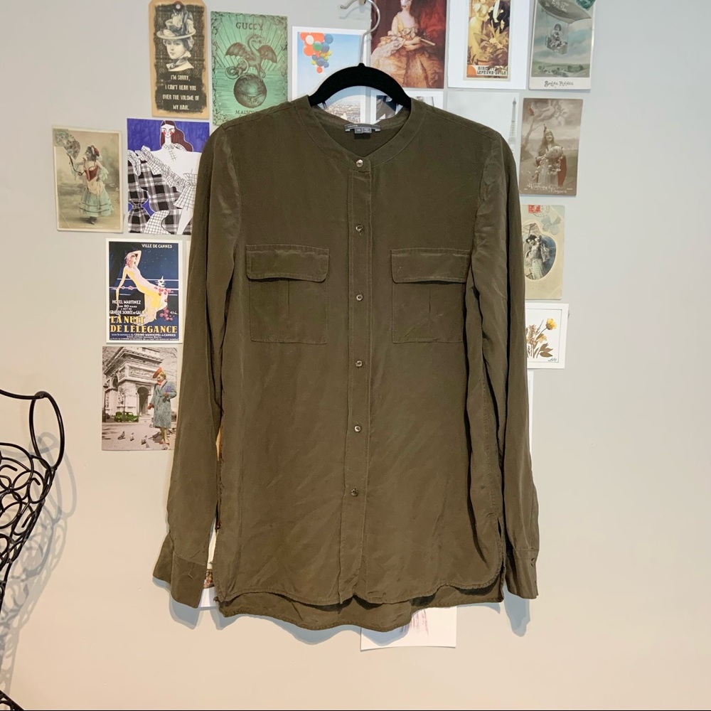 VINCE SILK COLLARLESS BUTTON DOWN DOUBLE FRONT POCKET LONG SLEEVE BLOUSE OLIVE